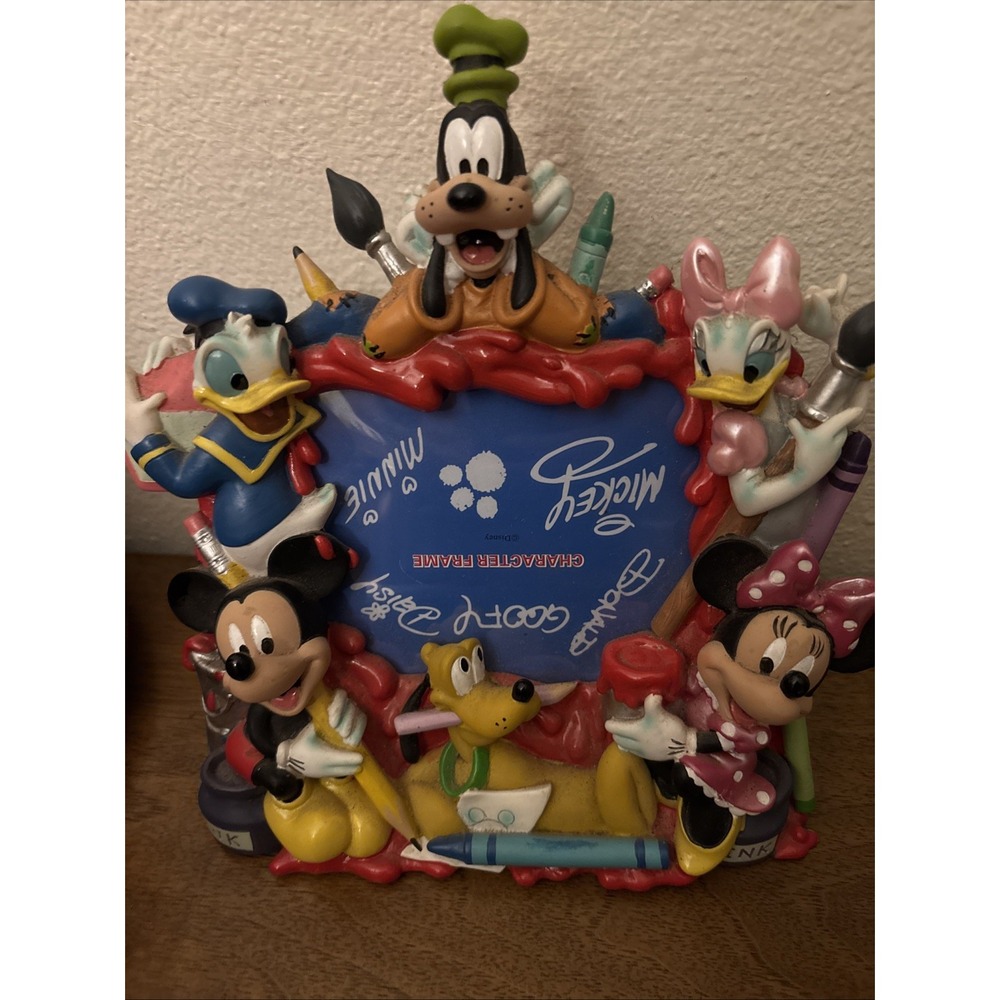 WDW CHARACTER PICTURE FRAME 3D MICKEY MINNIE DONALD DAISY PLUTO GOOFY PAINTING